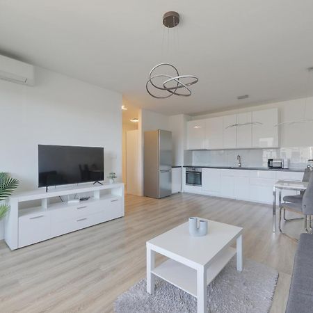 Bazova Apartment With Free Parking Братислава Экстерьер фото