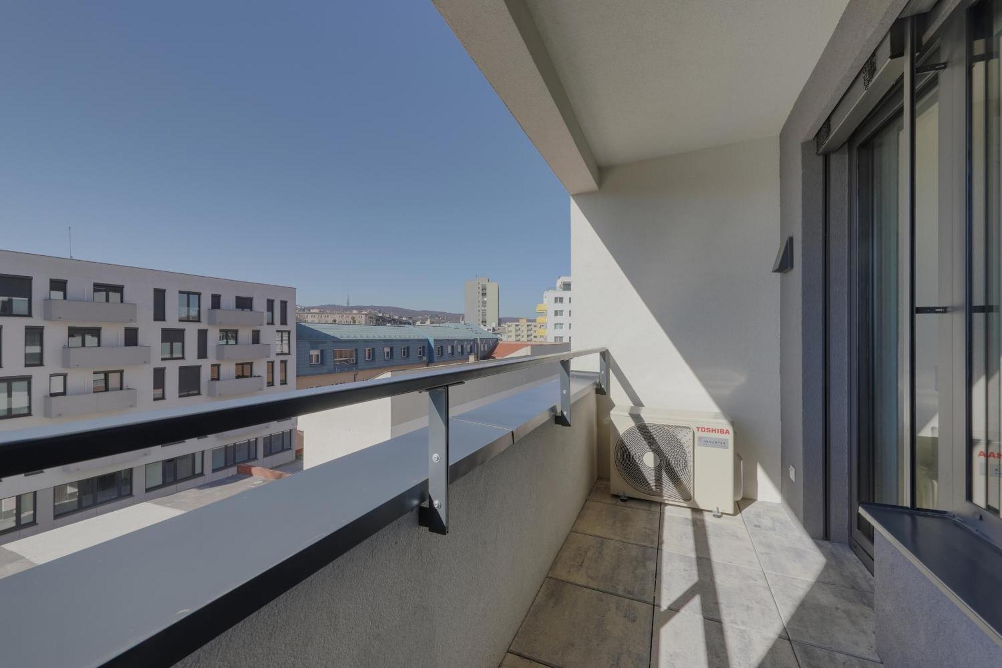 Bazova Apartment With Free Parking Братислава Экстерьер фото