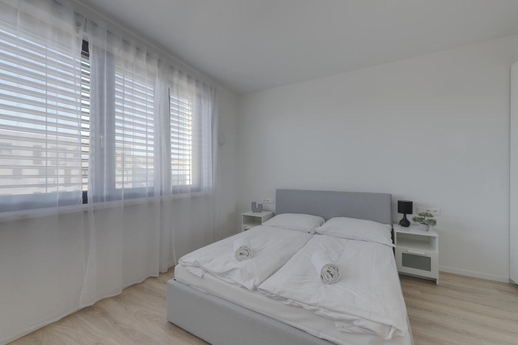 Bazova Apartment With Free Parking Братислава Экстерьер фото
